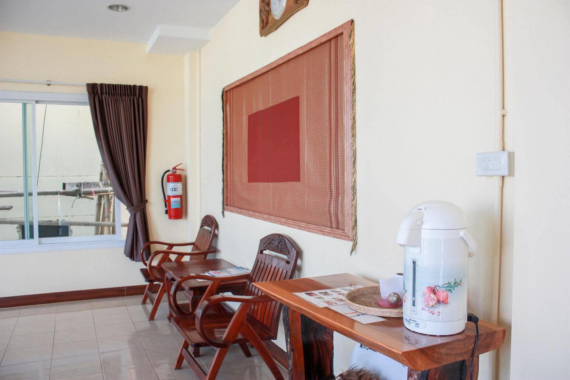 OYO 587 Baan Taklom Chomtalay Hotel Cha-Am Bagian luar foto